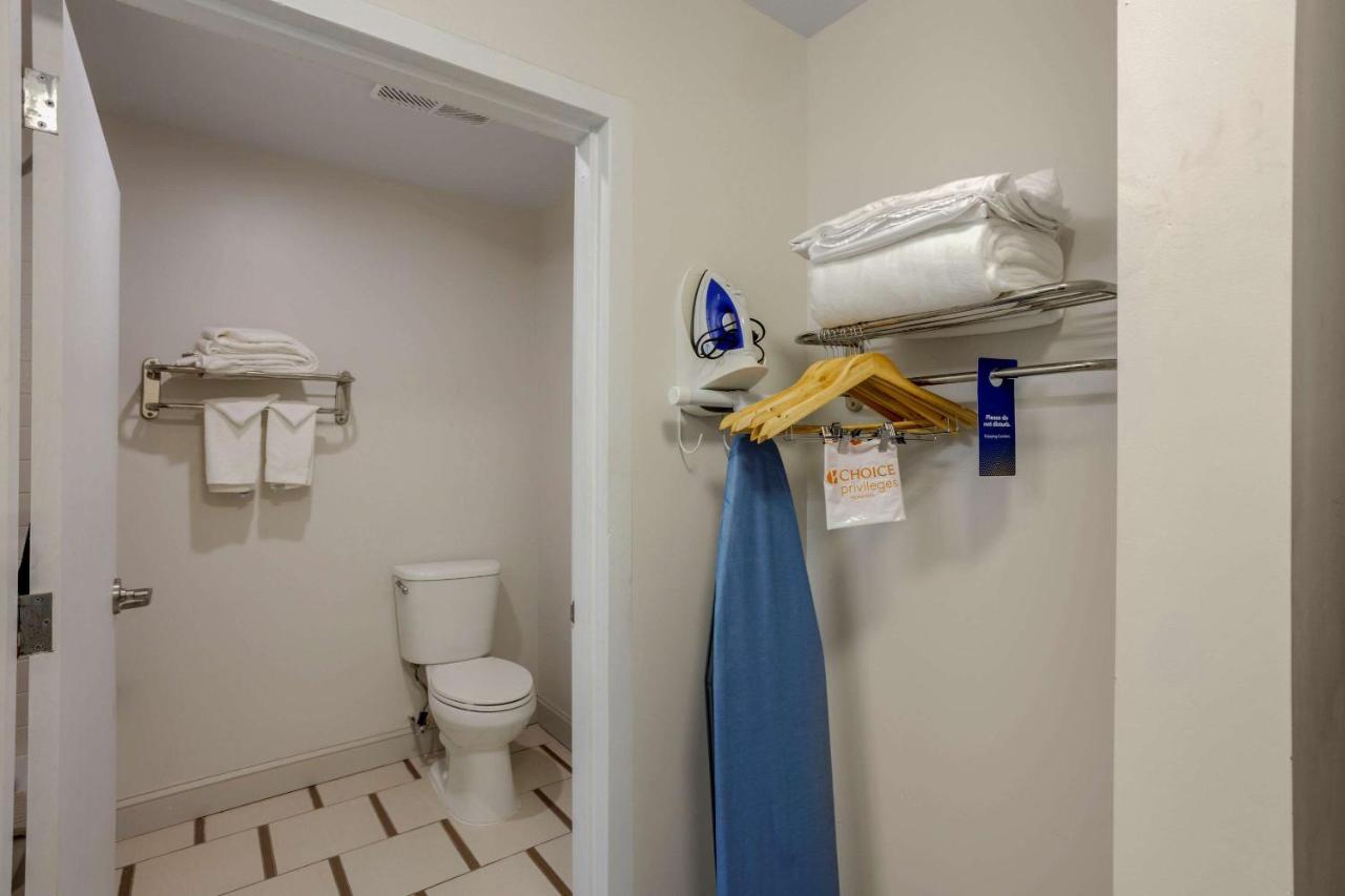 Comfort Inn & Suites Mt Laurel-Philadelphia Маунт-Лорел Екстер'єр фото