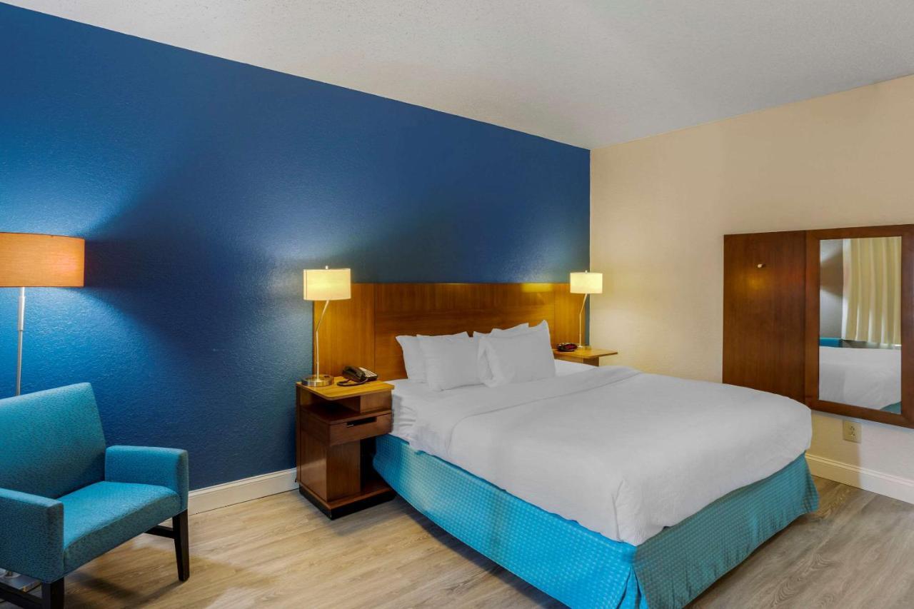 Comfort Inn & Suites Mt Laurel-Philadelphia Маунт-Лорел Екстер'єр фото