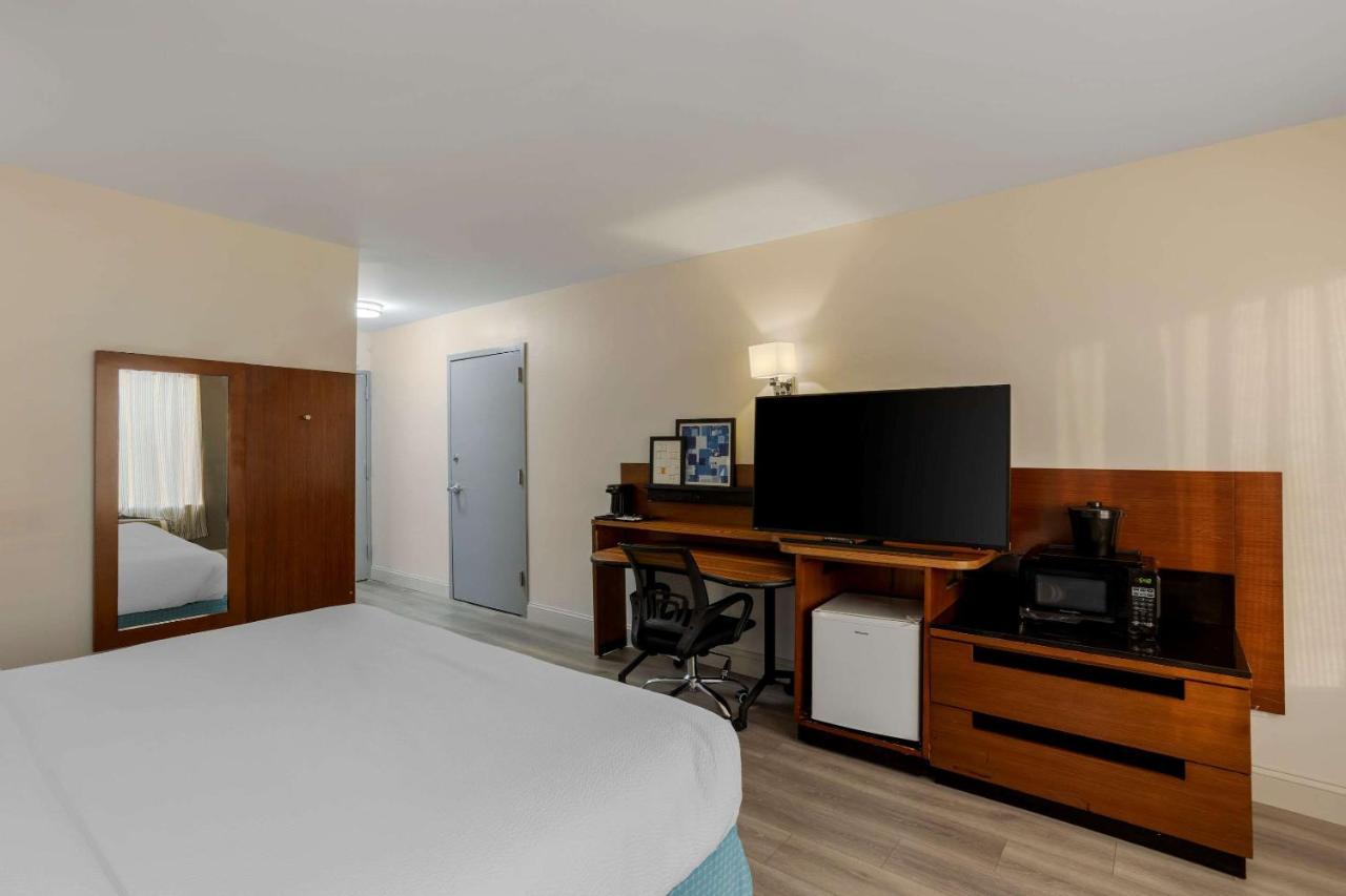 Comfort Inn & Suites Mt Laurel-Philadelphia Маунт-Лорел Екстер'єр фото
