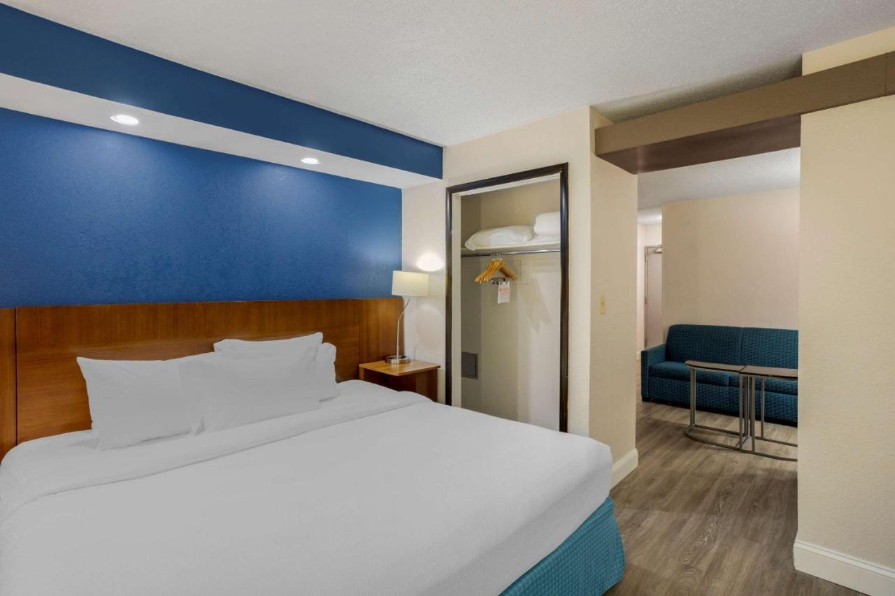 Comfort Inn & Suites Mt Laurel-Philadelphia Маунт-Лорел Екстер'єр фото