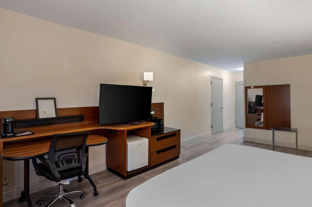 Comfort Inn & Suites Mt Laurel-Philadelphia Маунт-Лорел Екстер'єр фото