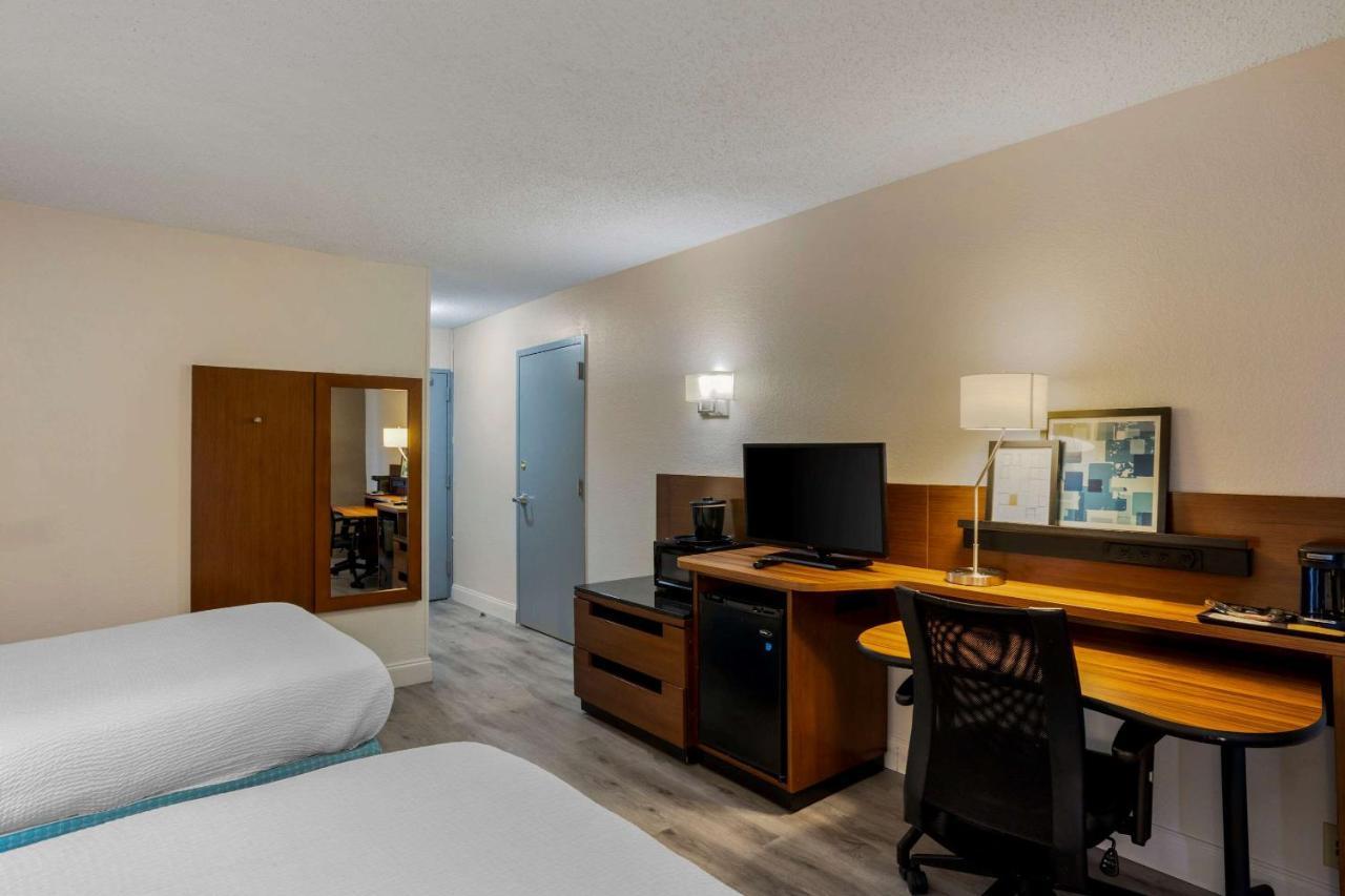 Comfort Inn & Suites Mt Laurel-Philadelphia Маунт-Лорел Екстер'єр фото