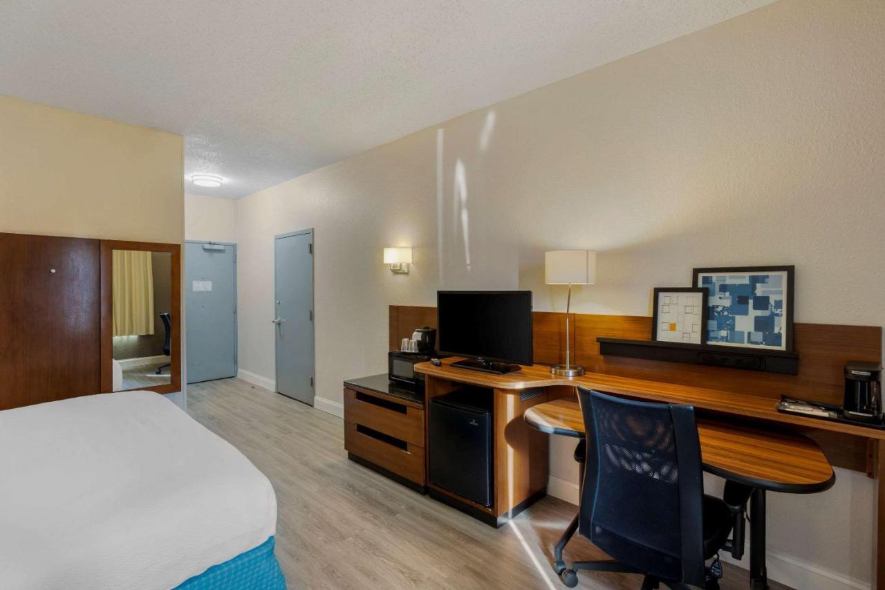 Comfort Inn & Suites Mt Laurel-Philadelphia Маунт-Лорел Екстер'єр фото