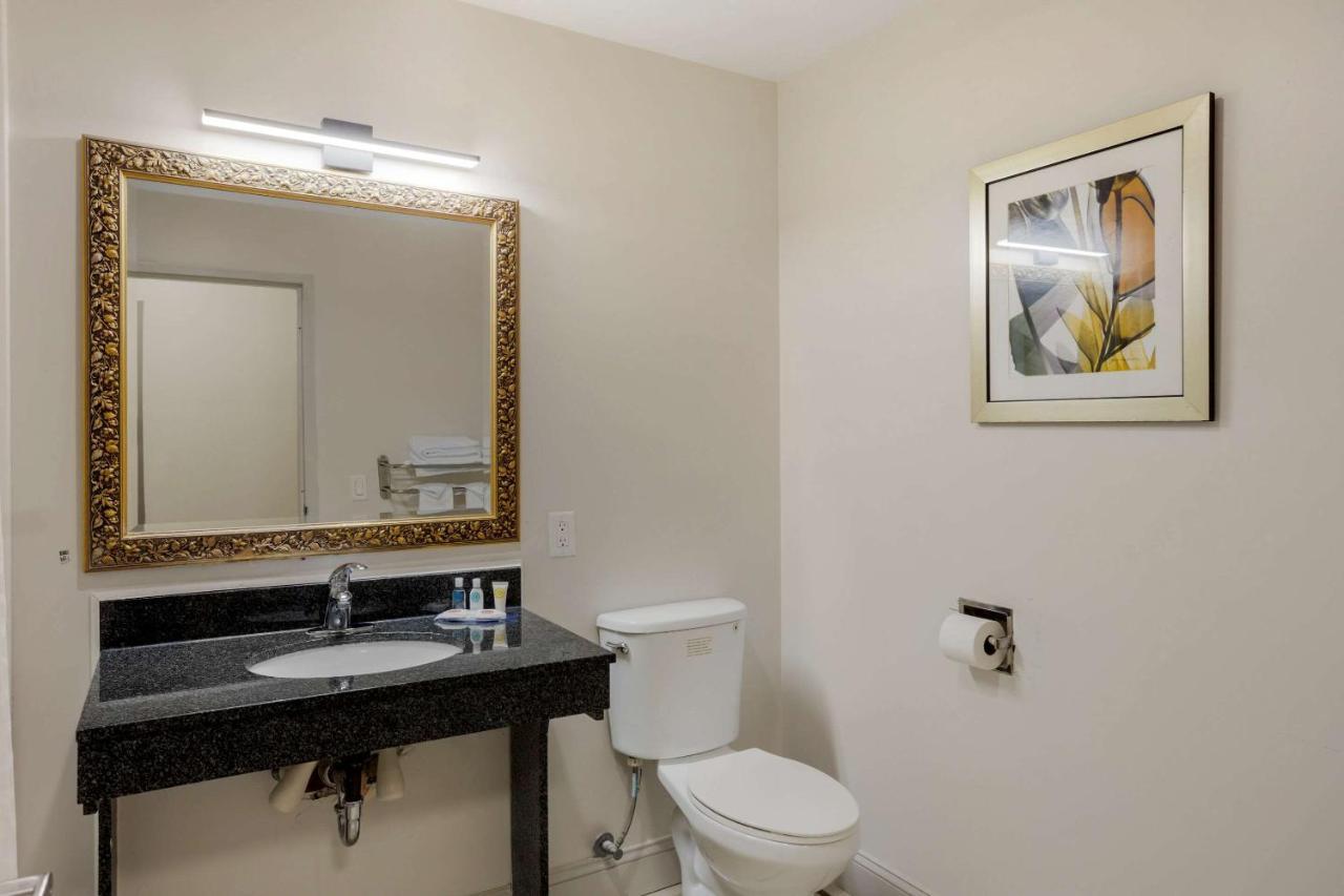 Comfort Inn & Suites Mt Laurel-Philadelphia Маунт-Лорел Екстер'єр фото