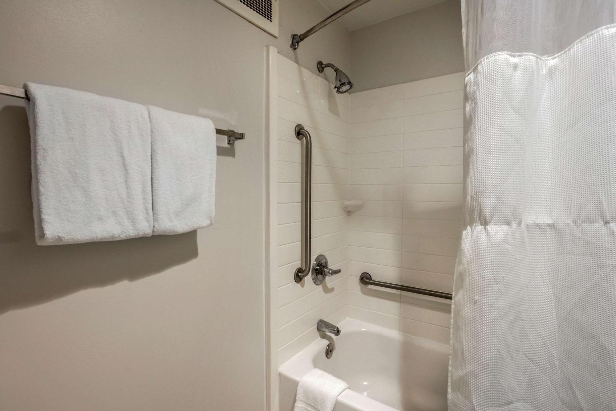 Comfort Inn & Suites Mt Laurel-Philadelphia Маунт-Лорел Екстер'єр фото