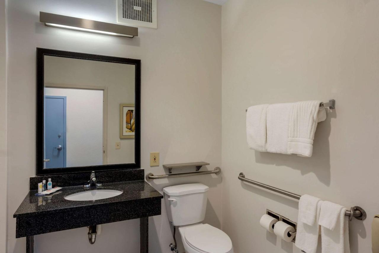 Comfort Inn & Suites Mt Laurel-Philadelphia Маунт-Лорел Екстер'єр фото